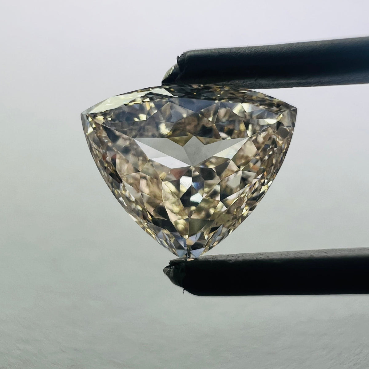 Trilliant Pink Lab-grown Diamond 1.89ct VVS2 loose diamond