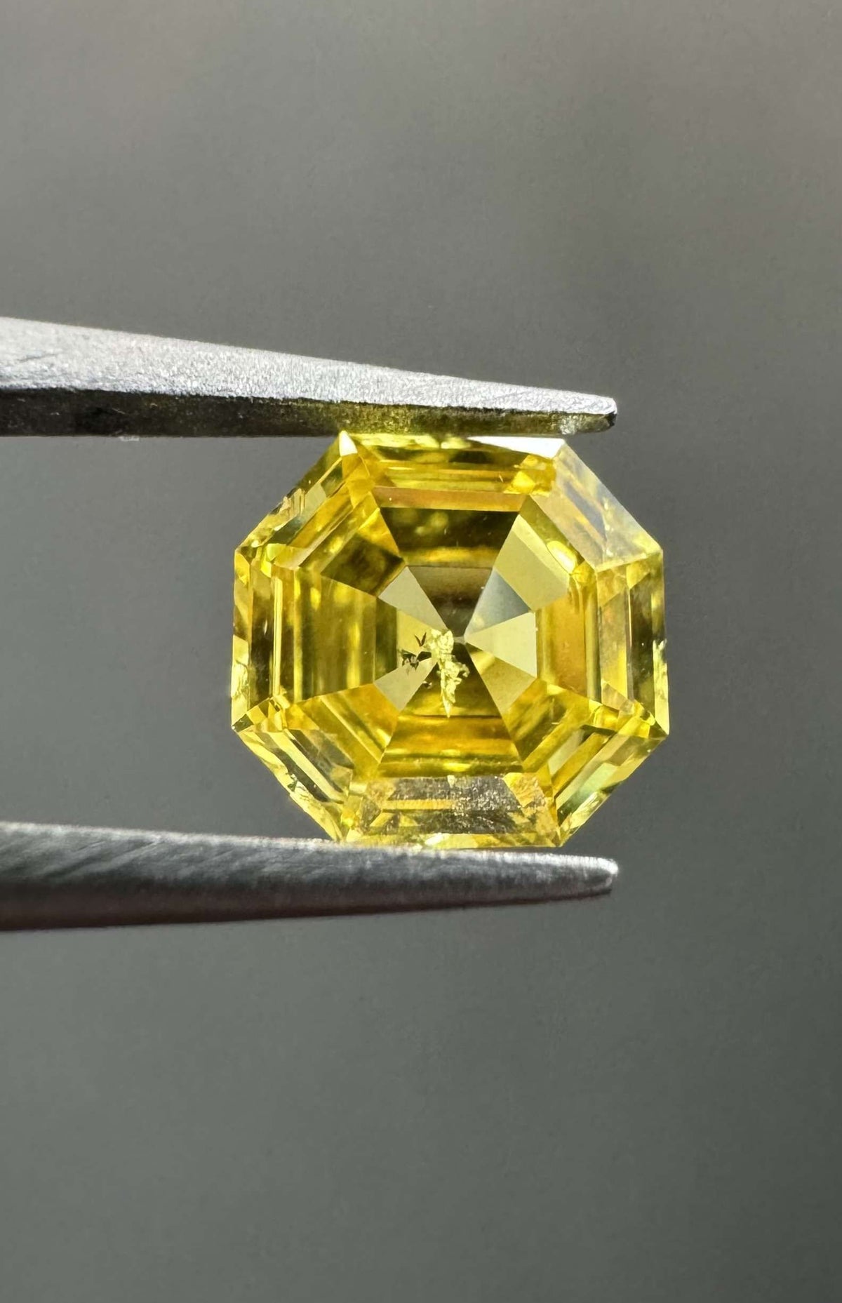 Octagonal Fancy Vivid Yellow Natural Diamond 0.31ct I1 loose diamond