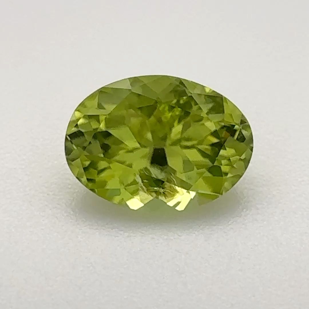 Oval Green Peridot 1.055ct loose gemstone