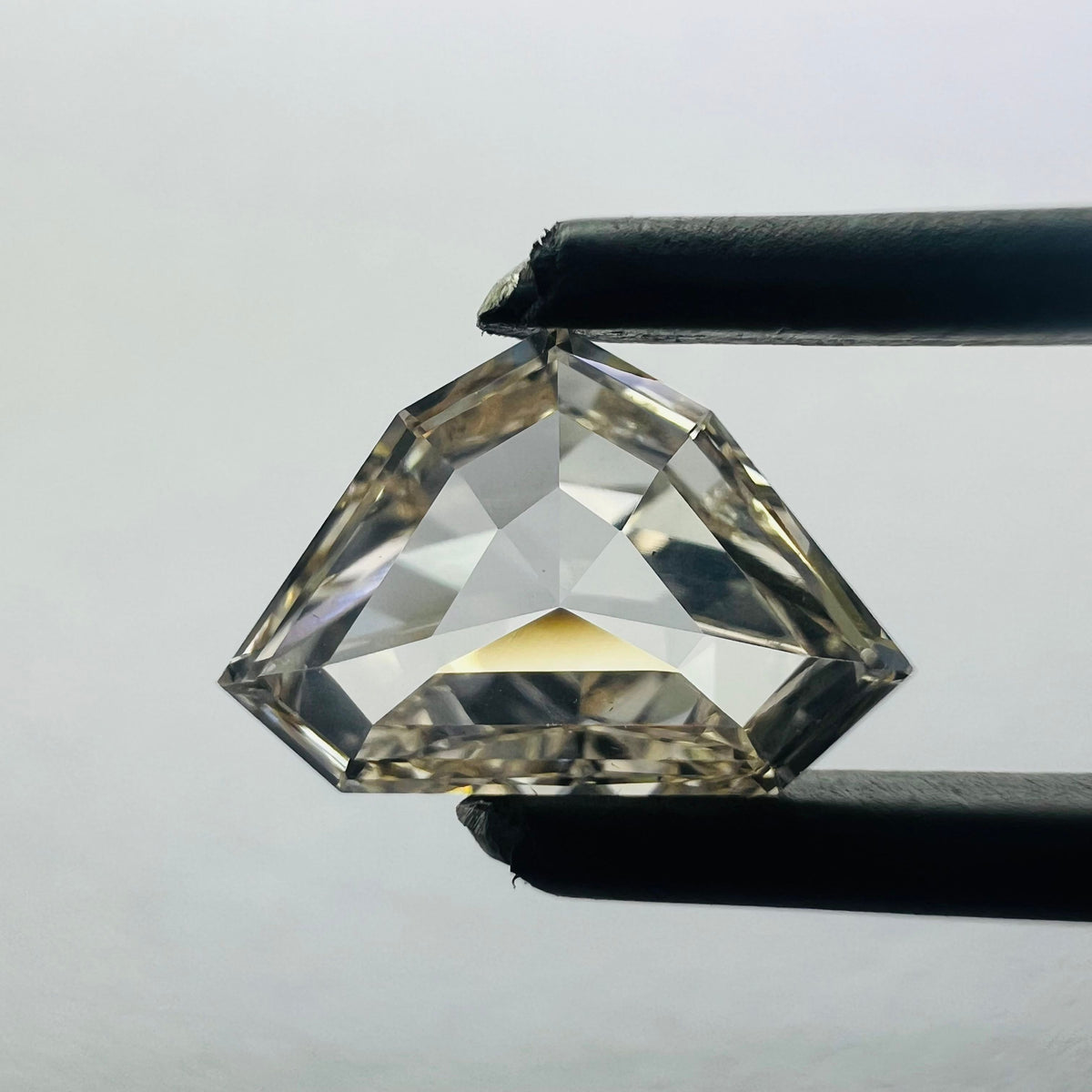 Shield Pink Lab-grown Diamond 0.9ct VS1 loose diamond