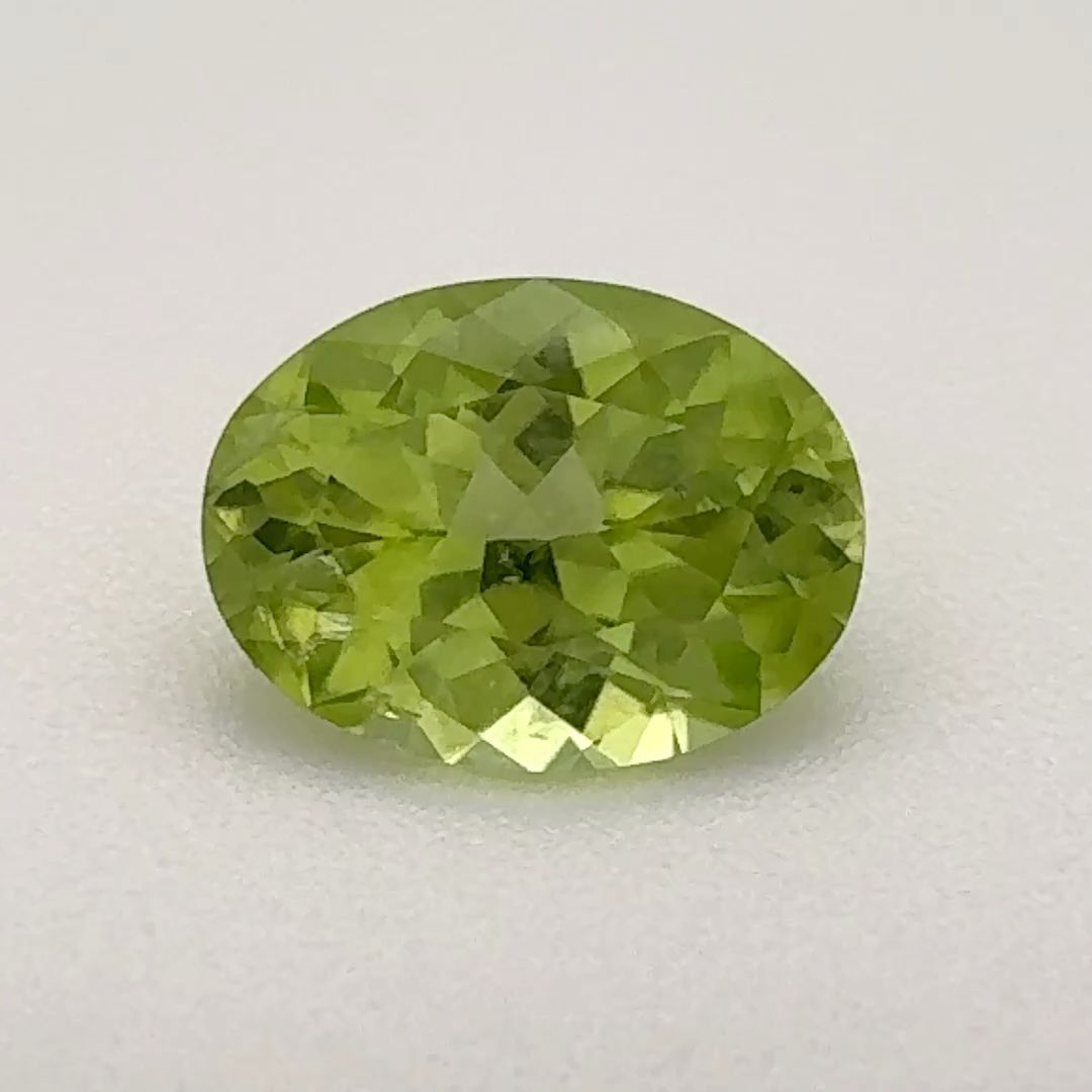 Oval Green Peridot 1.115ct loose gemstone