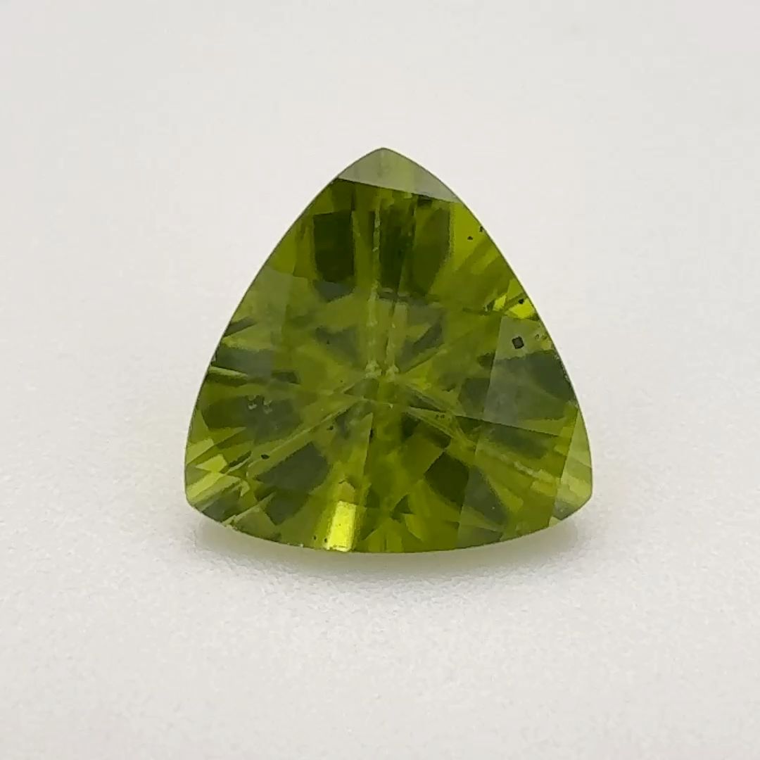 Trilliant Green Peridot 2.55ct loose gemstone