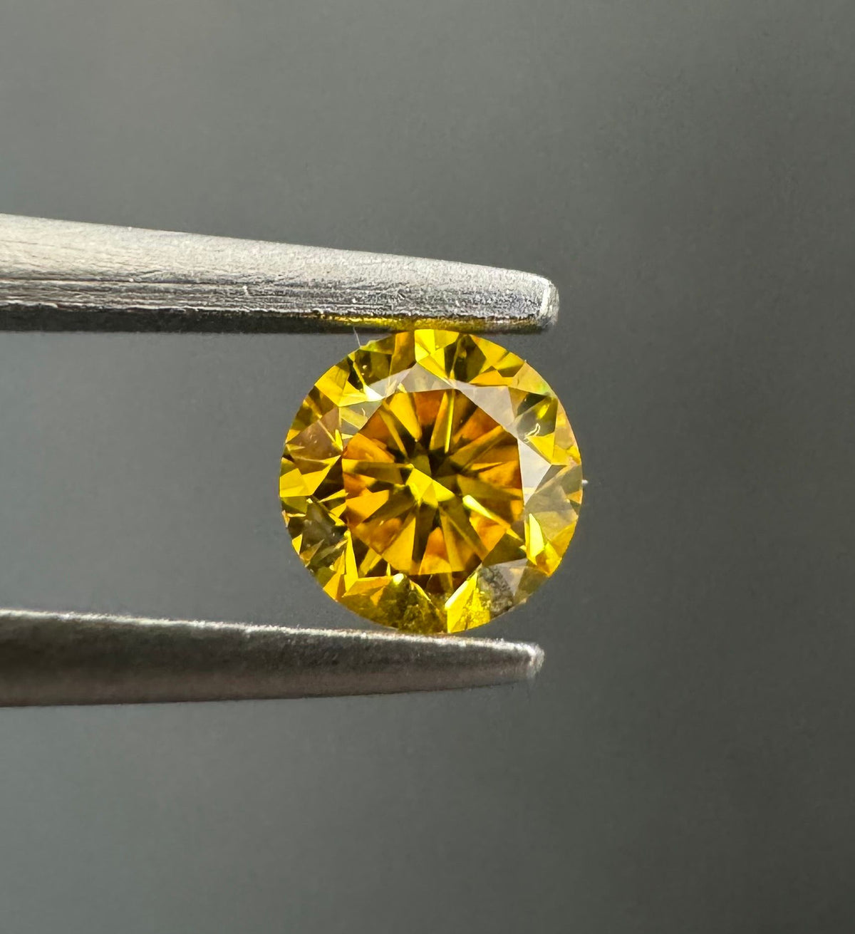 Round Fancy Vivid Yellow Natural Diamond 0.25ct I1 loose diamond