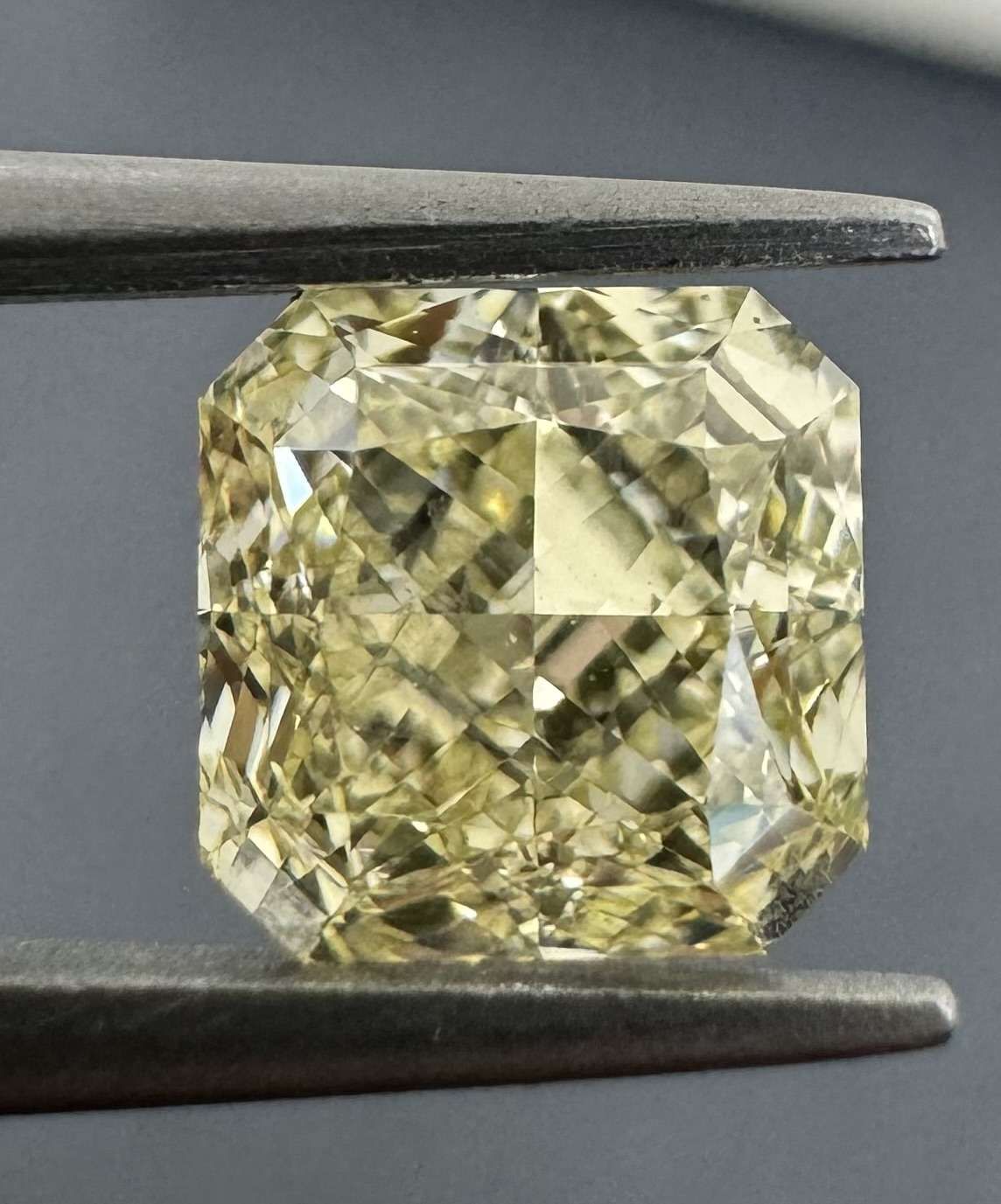 Square Fancy Light Yellow Natural Diamond 1.5ct VS2 loose diamond