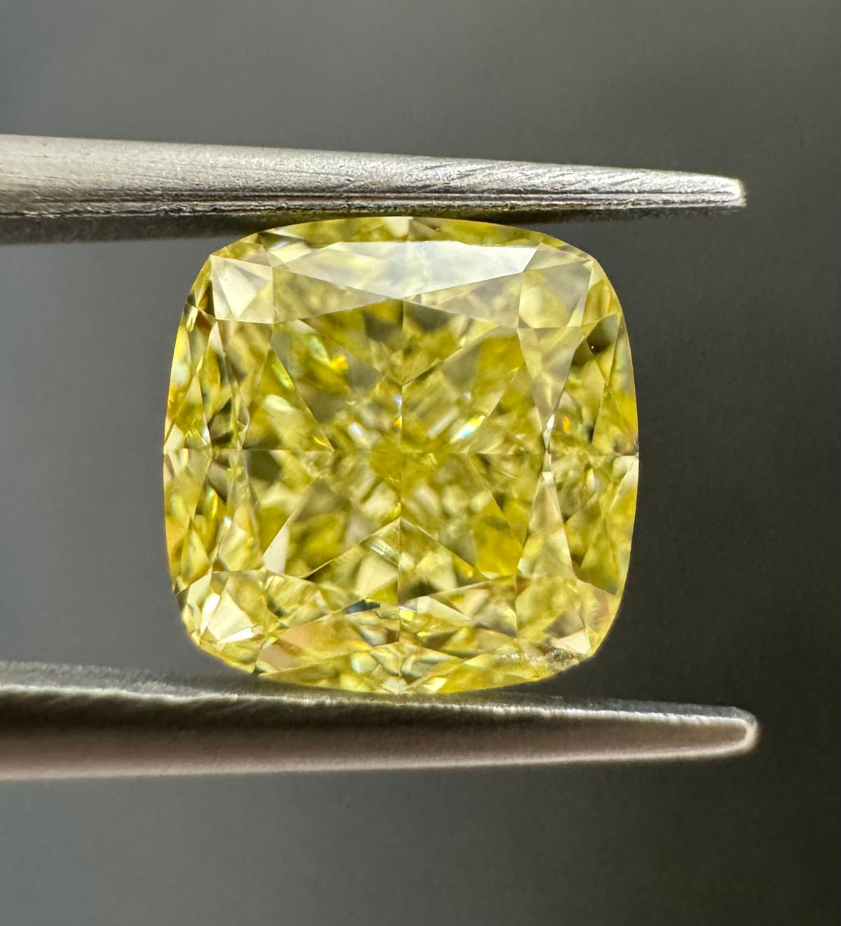 Cushion Fancy Yellow Natural Diamond 1.88ct VVS2 loose diamond
