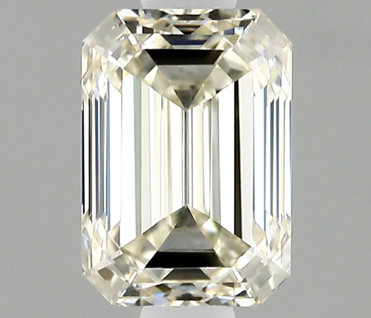 Emerald Natural Diamond 0.90ct J VVS2