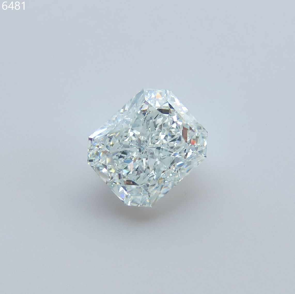 Radiant Very Light Green Natural Diamond 3.02ct VVS2 loose diamond