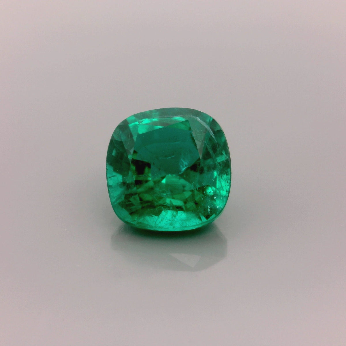 Cushion Green Emerald 2ct loose gemstone