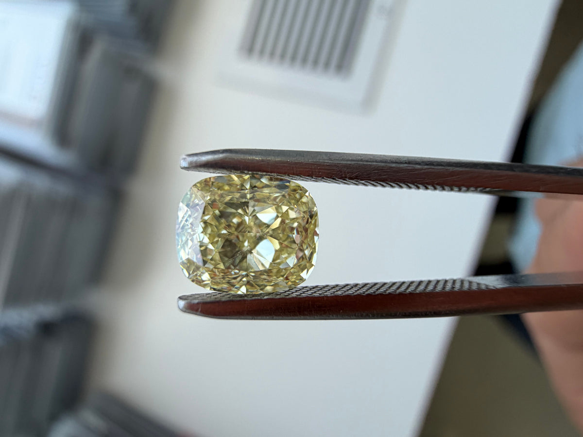 Cushion Fancy Light Yellow Natural Diamond 1.24ct VS2 loose diamond