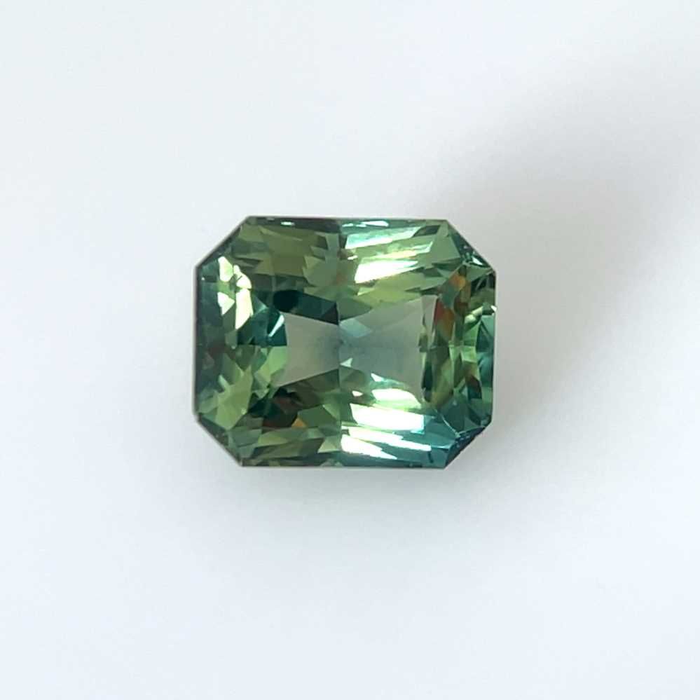 Emerald Green Sapphire 4.52ct loose gemstone