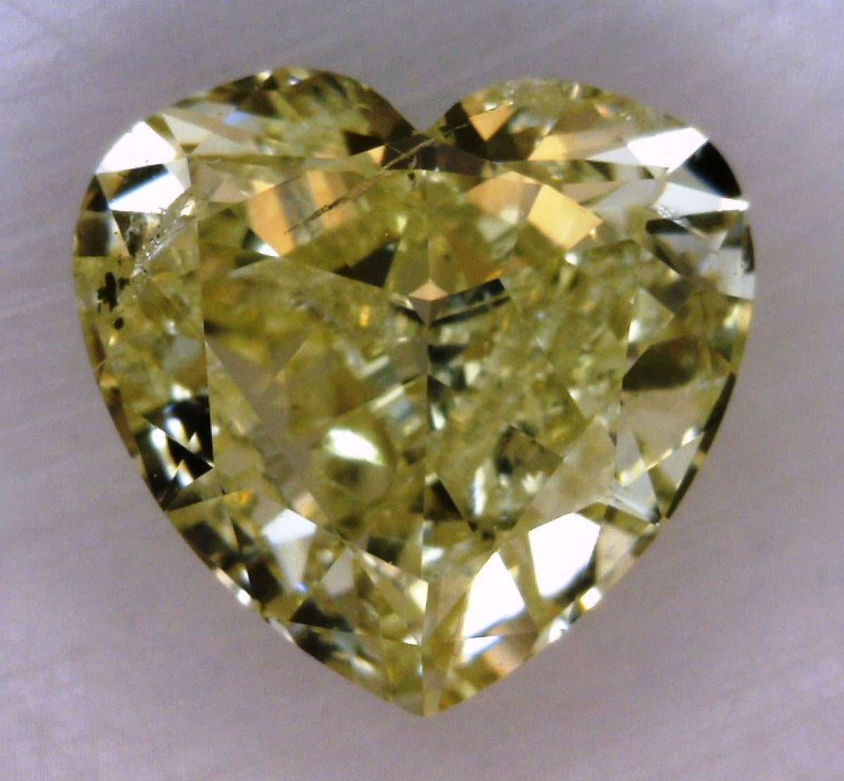 Heart Fancy Light Yellow Natural Diamond 1.02ct loose diamond
