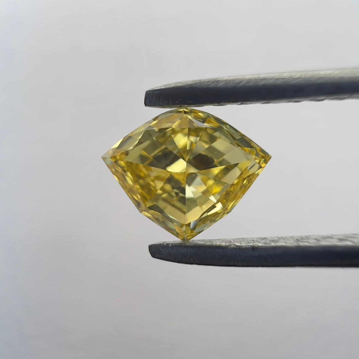 Shield Yellow Lab-grown Diamond 0.4ct VVS2 loose diamond