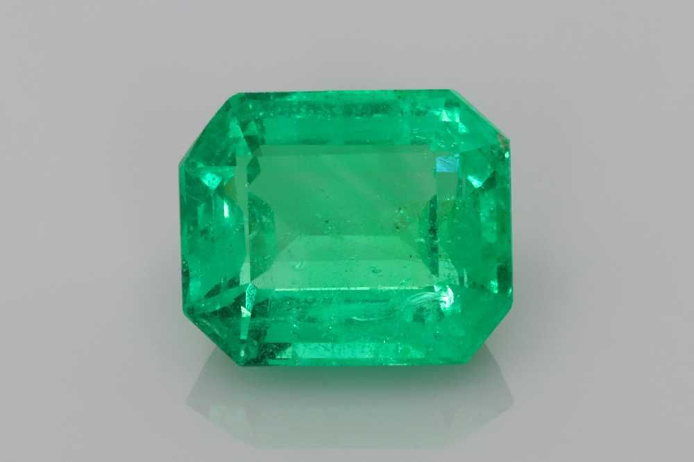 Emerald Green Emerald 2.73ct loose gemstone