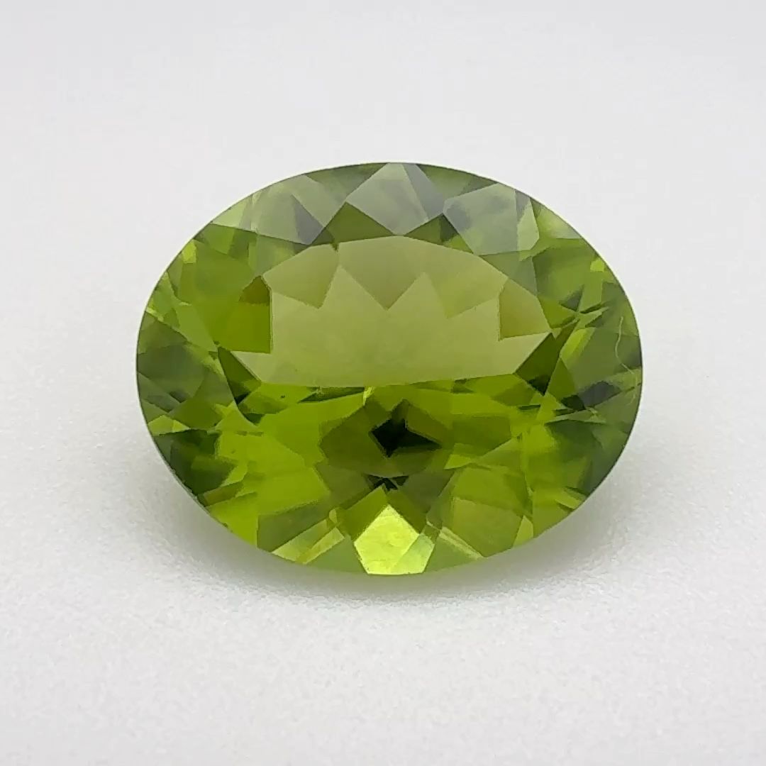Oval Green Peridot 5.89ct loose gemstone