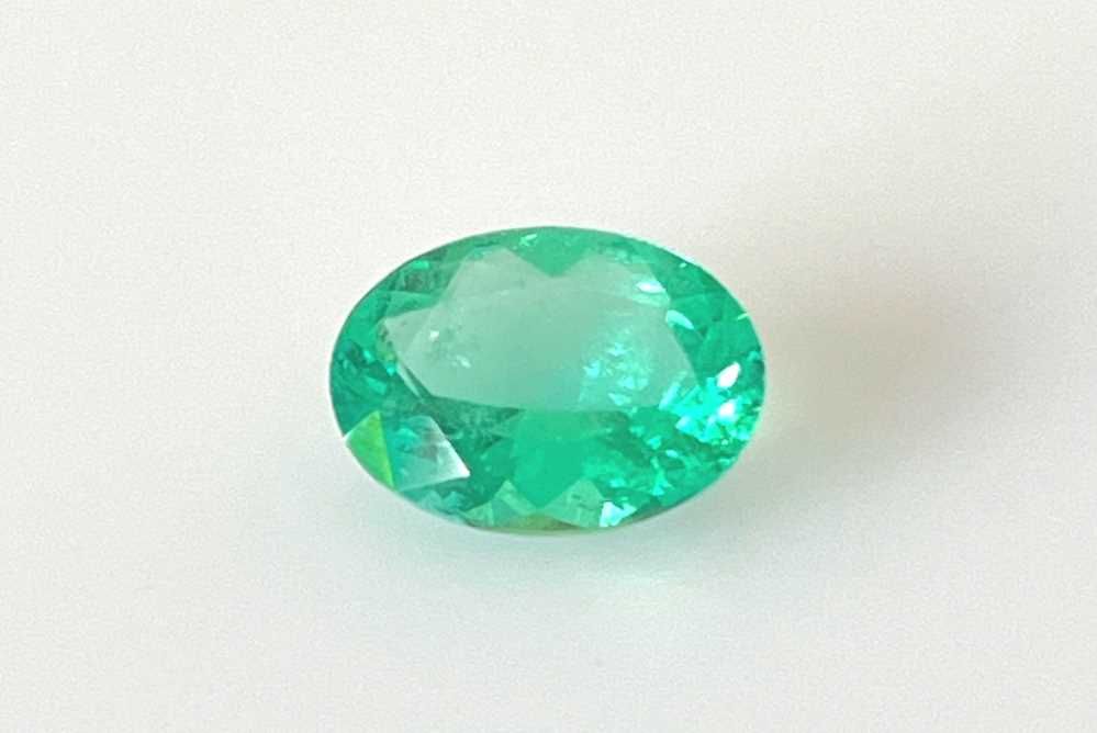 Oval Green Emerald 3.5ct loose gemstone