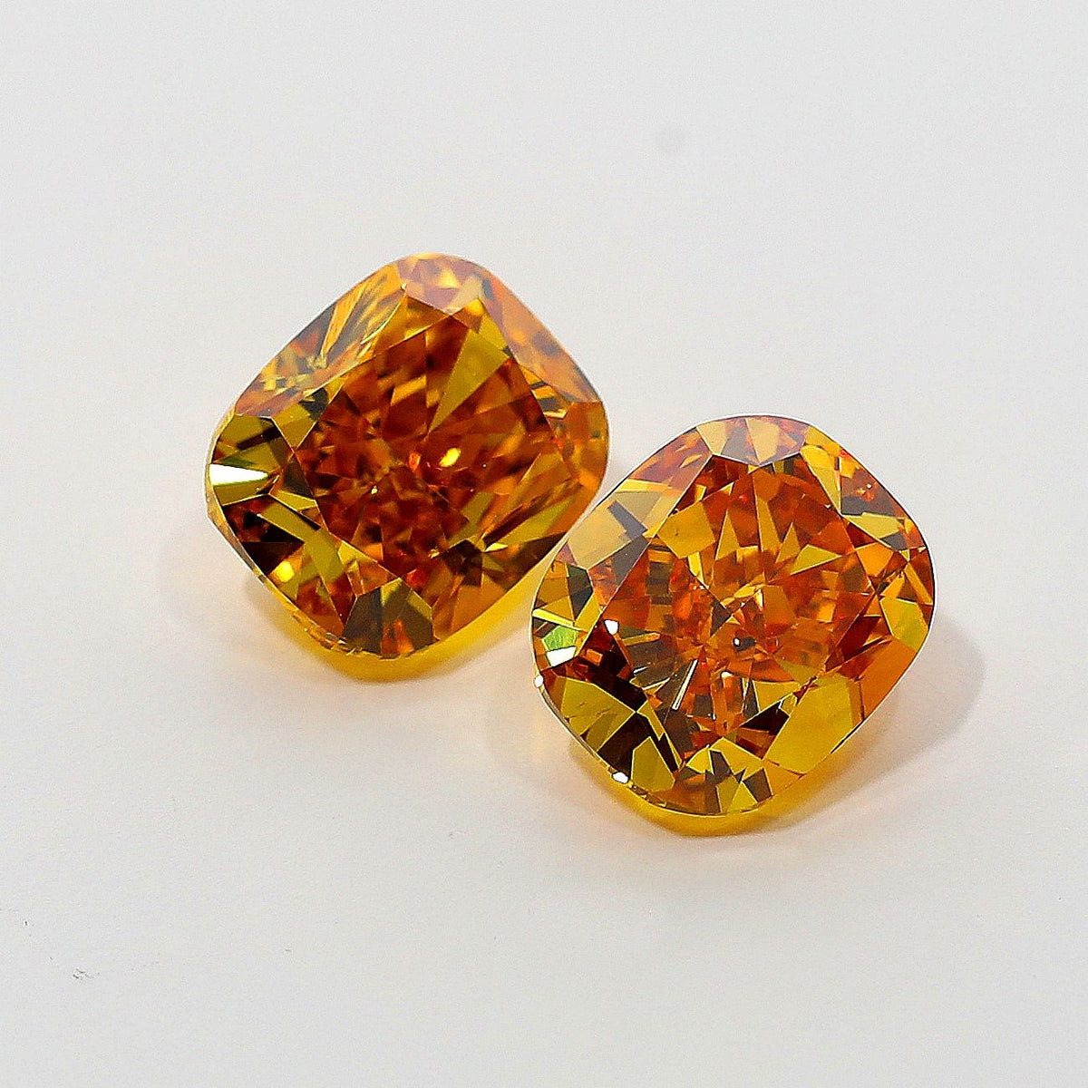 Cushion Fancy Vivid Yellowish Orange Natural Diamond 1.01ct VS1 loose diamond