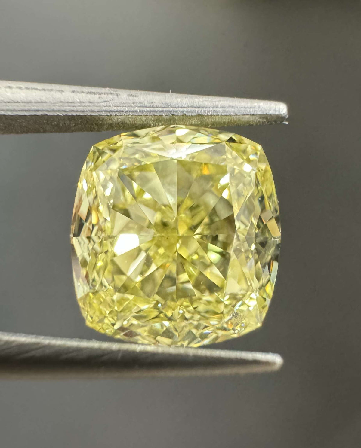 Cushion Fancy Yellow Natural Diamond 1.4ct VS1 loose diamond