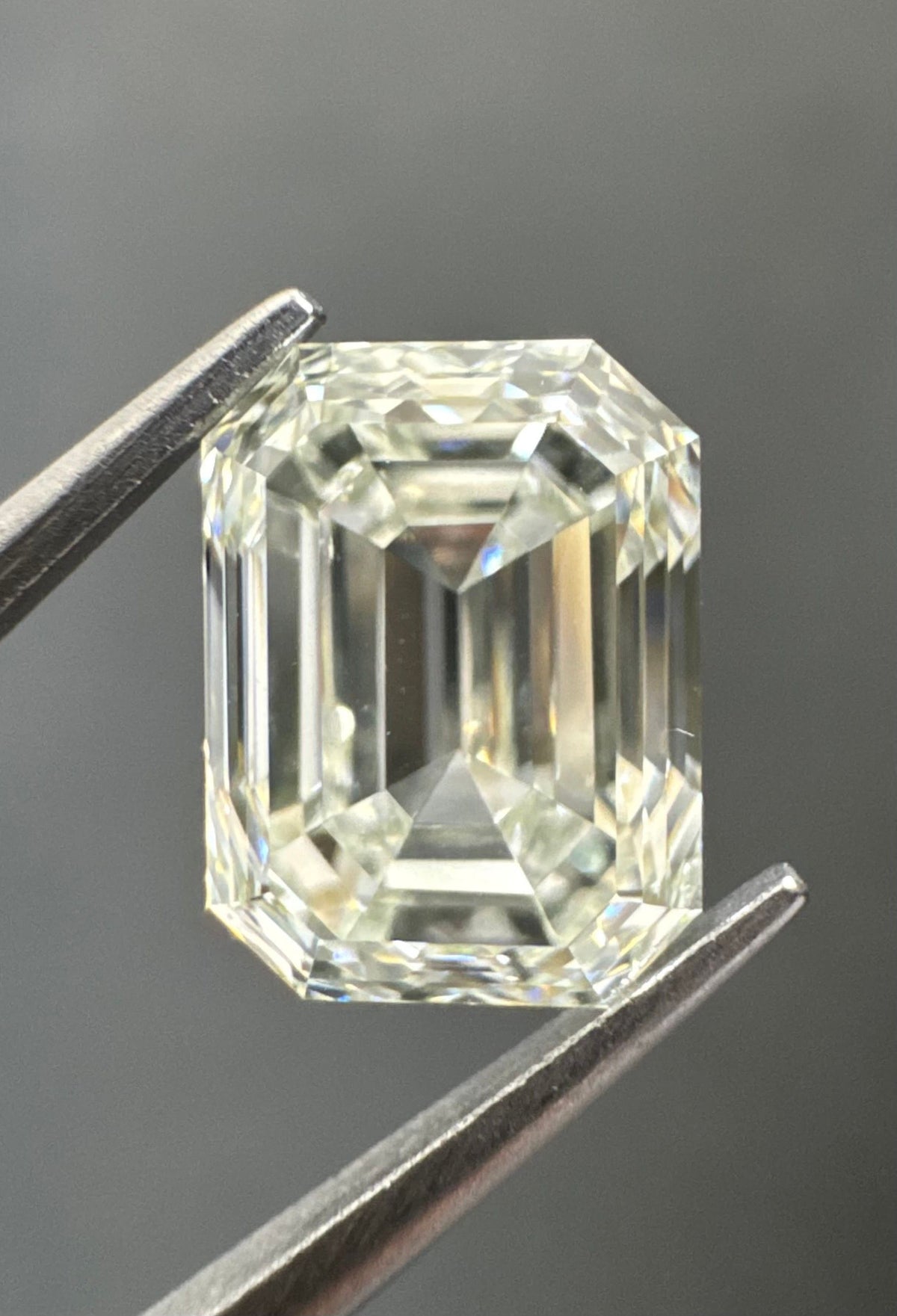 Emerald Faint Green Natural Diamond 2.01ct VS1 loose diamond
