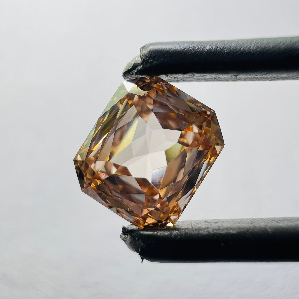 Emerald Orange Lab-grown Diamond 0.88ct VVS2 loose diamond