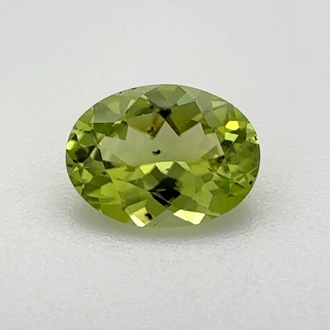 Oval Green Peridot 0.92ct loose gemstone