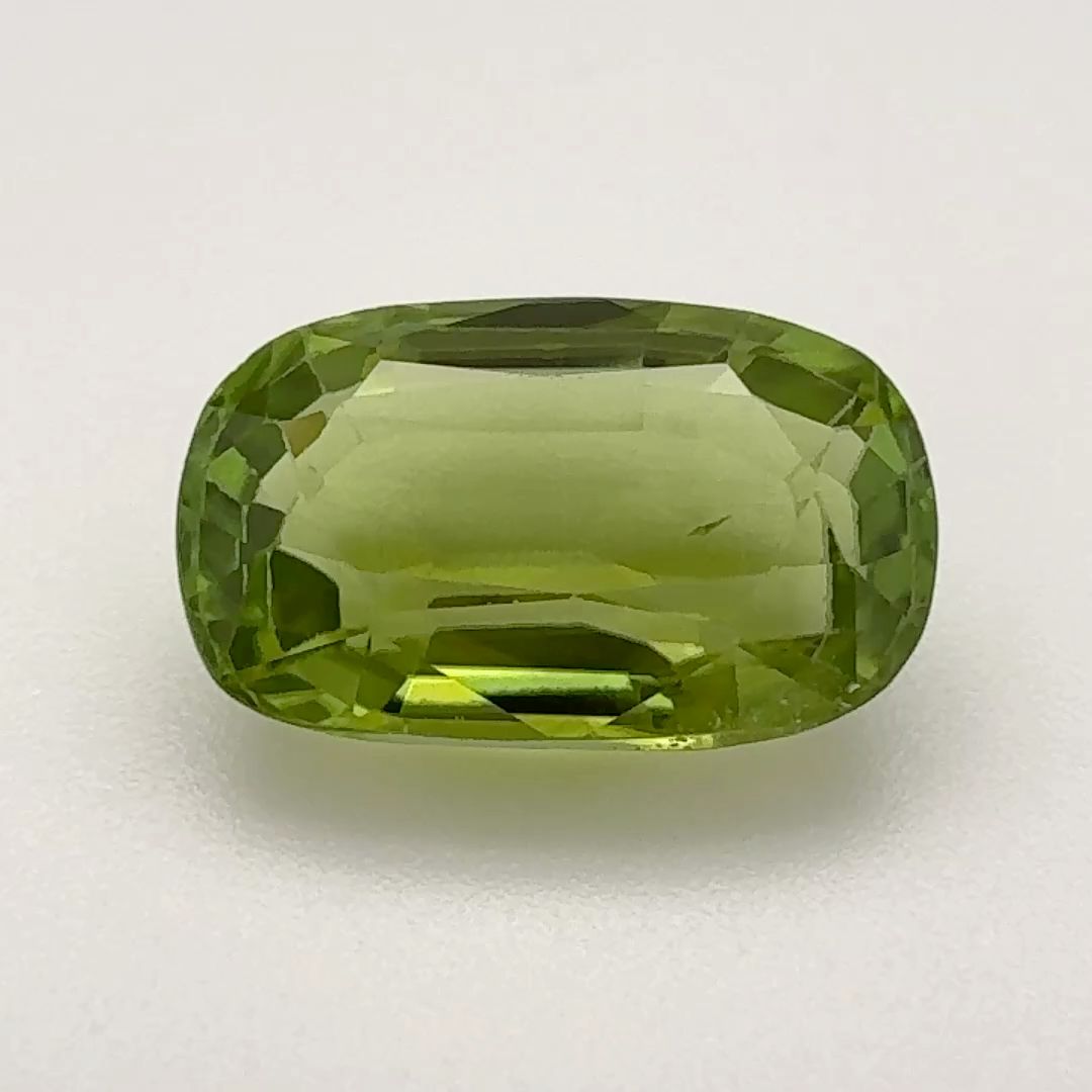 Cushion Green Peridot 4.965ct loose gemstone
