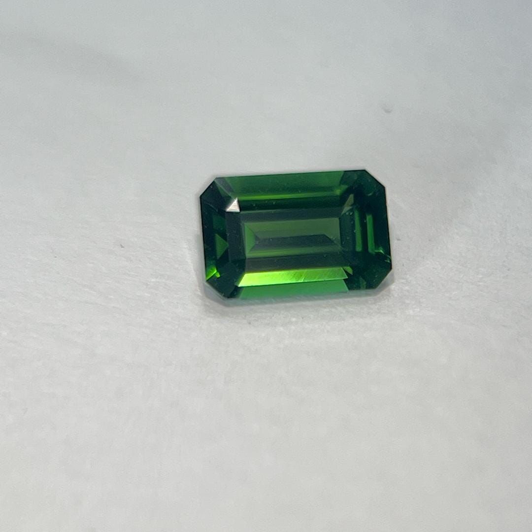 Emerald Green Tourmaline 1ct loose gemstone