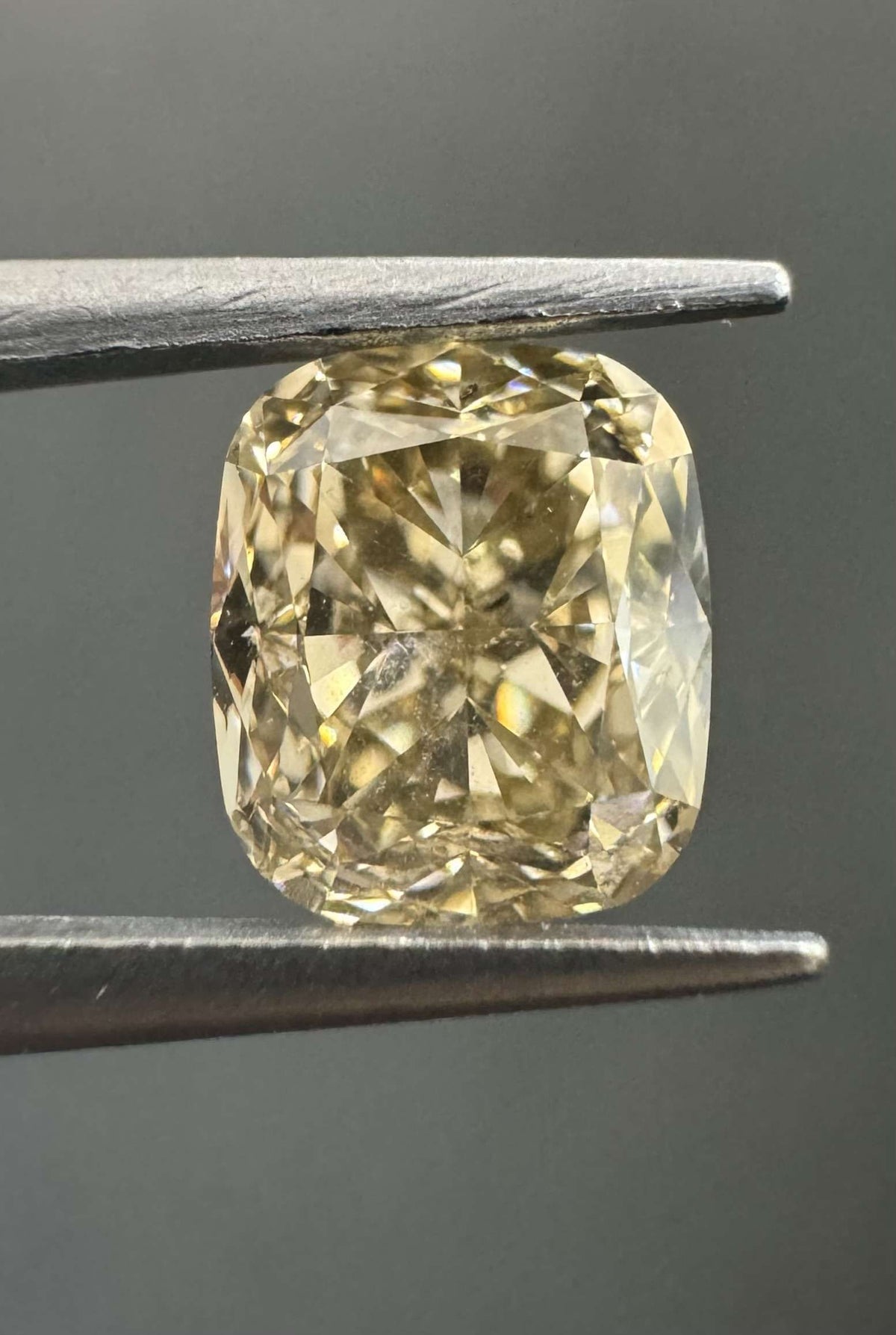 Cushion Fancy Yellow Brown Natural Diamond 1.02ct VS2 loose diamond