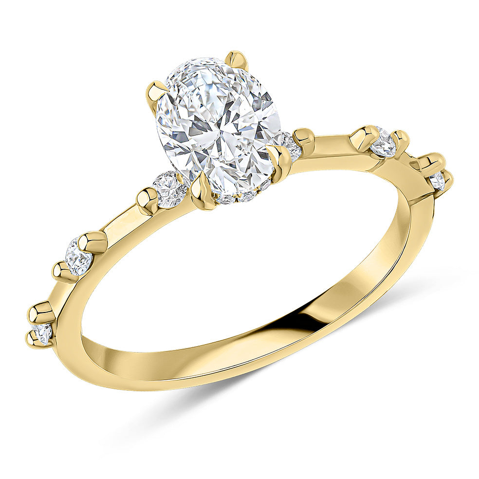 Solitaire with Diamond Set Shoulders Oval Cut Engagement Ring, 1.00ct in Yellow Gold