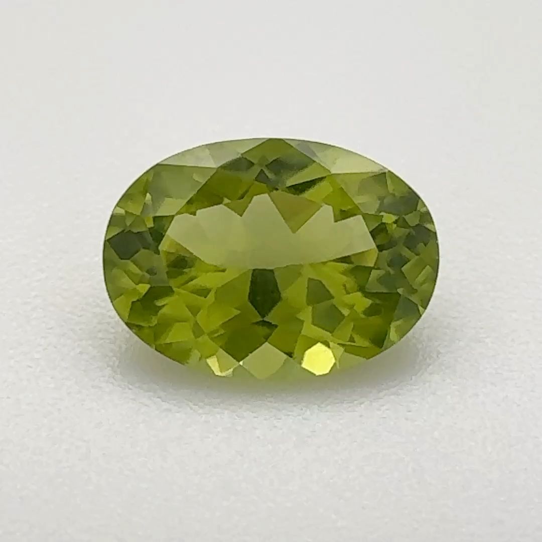 Oval Green Peridot 1.04ct loose gemstone