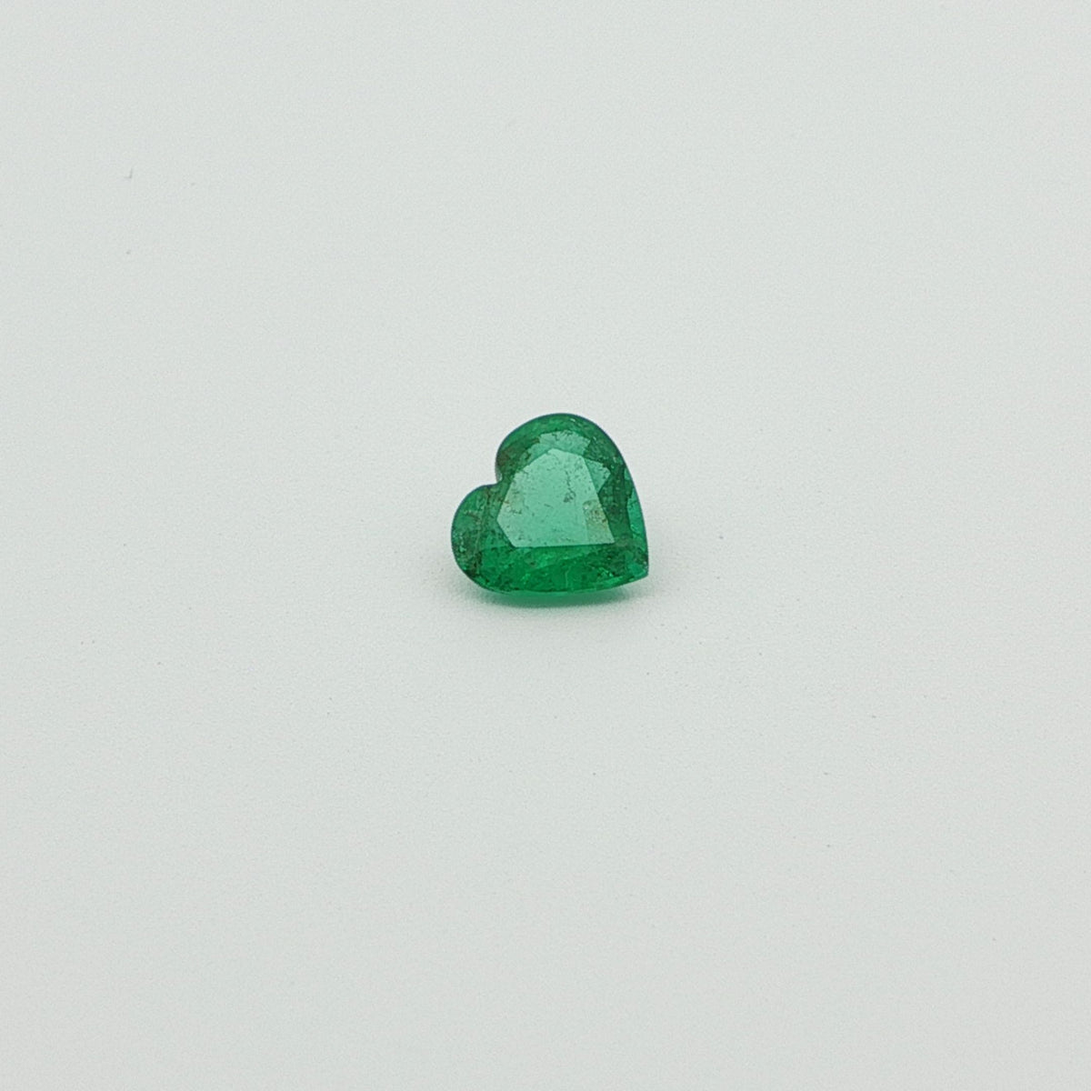 Heart Green Emerald 0.68ct loose gemstone
