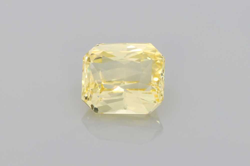 Octagonal Yellow Sapphire 4ct loose gemstone