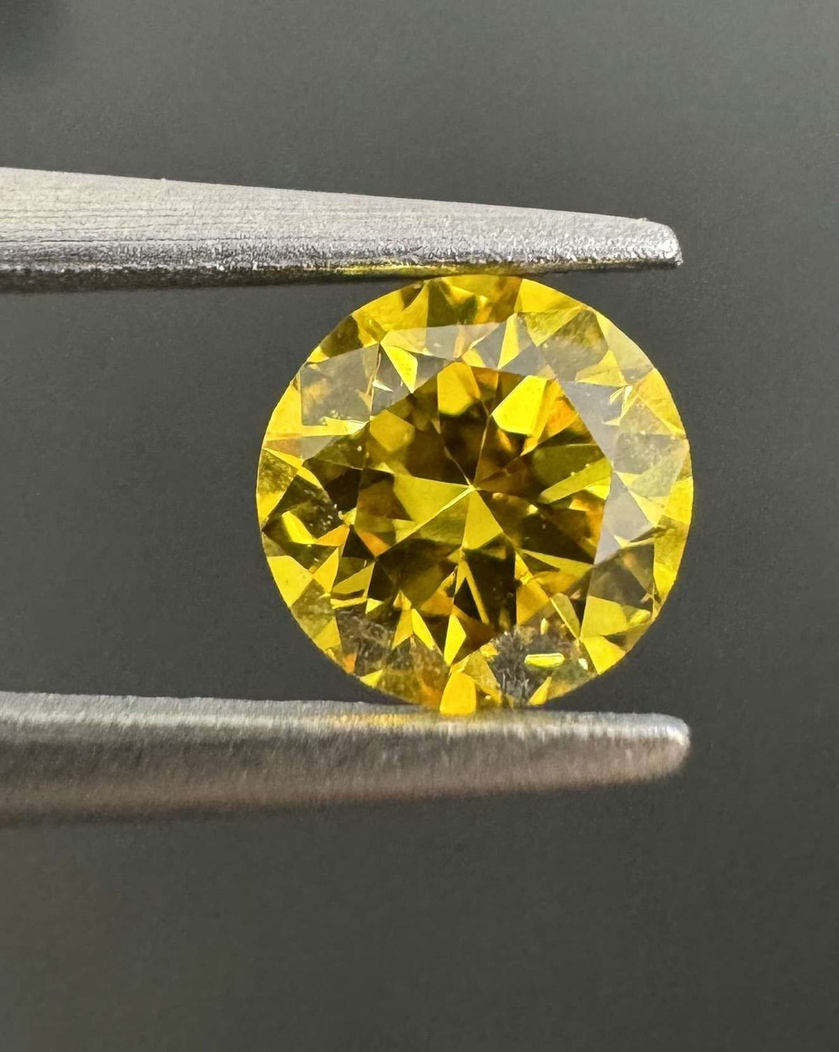 Round Fancy Vivid Orangey Yellow Natural Diamond 0.23ct SI2 loose diamond