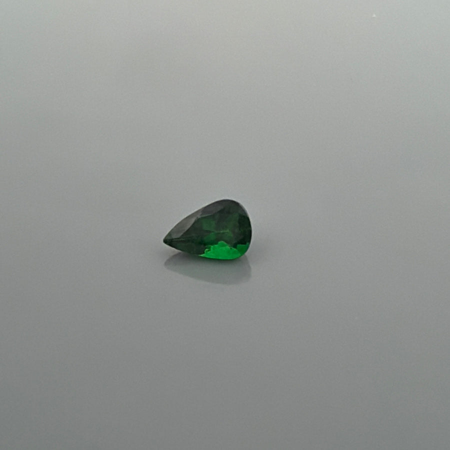 Pear Green Garnet 0.57ct loose gemstone