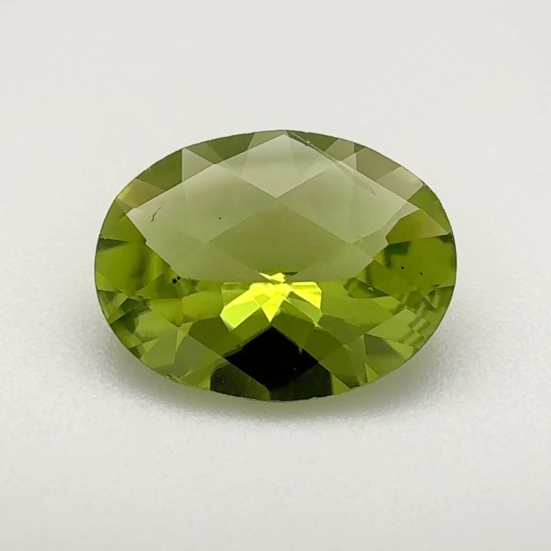 Oval Green Peridot 2.795ct loose gemstone