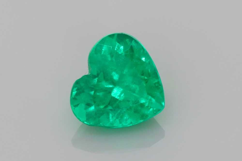 Heart Green Emerald 0.96ct loose gemstone