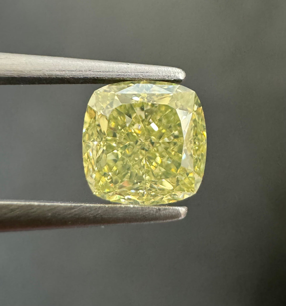 Cushion Fancy Yellow Green Natural Diamond 1.18ct VS2 loose diamond
