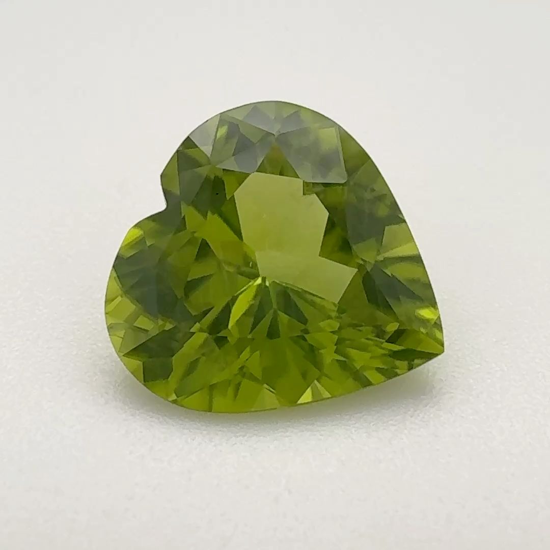 Heart Green Peridot 4.105ct loose gemstone