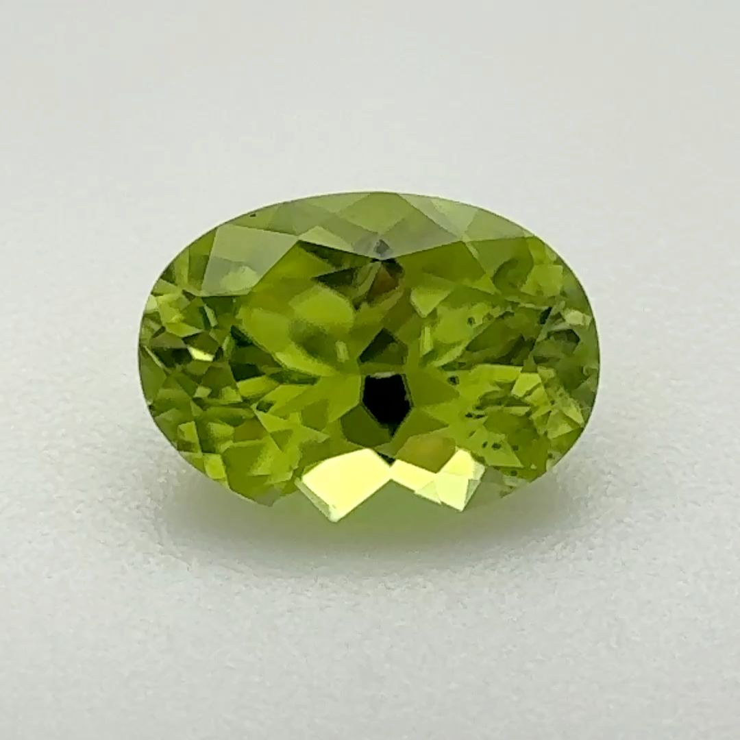 Oval Green Peridot 1.145ct loose gemstone