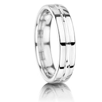 Centre V-Groove finish on a Platinum band